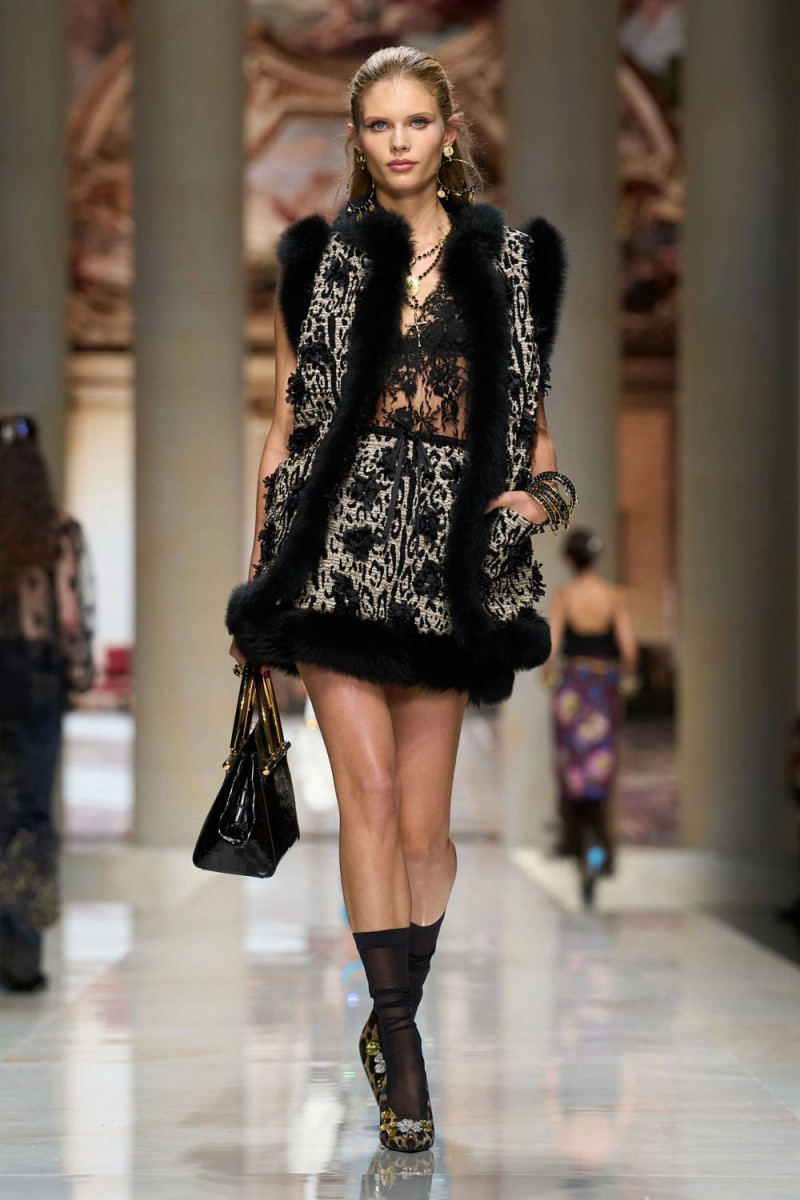 Dolce-Gabbana-Spring-Summer-2027-Runway-Magazine-36.jpg