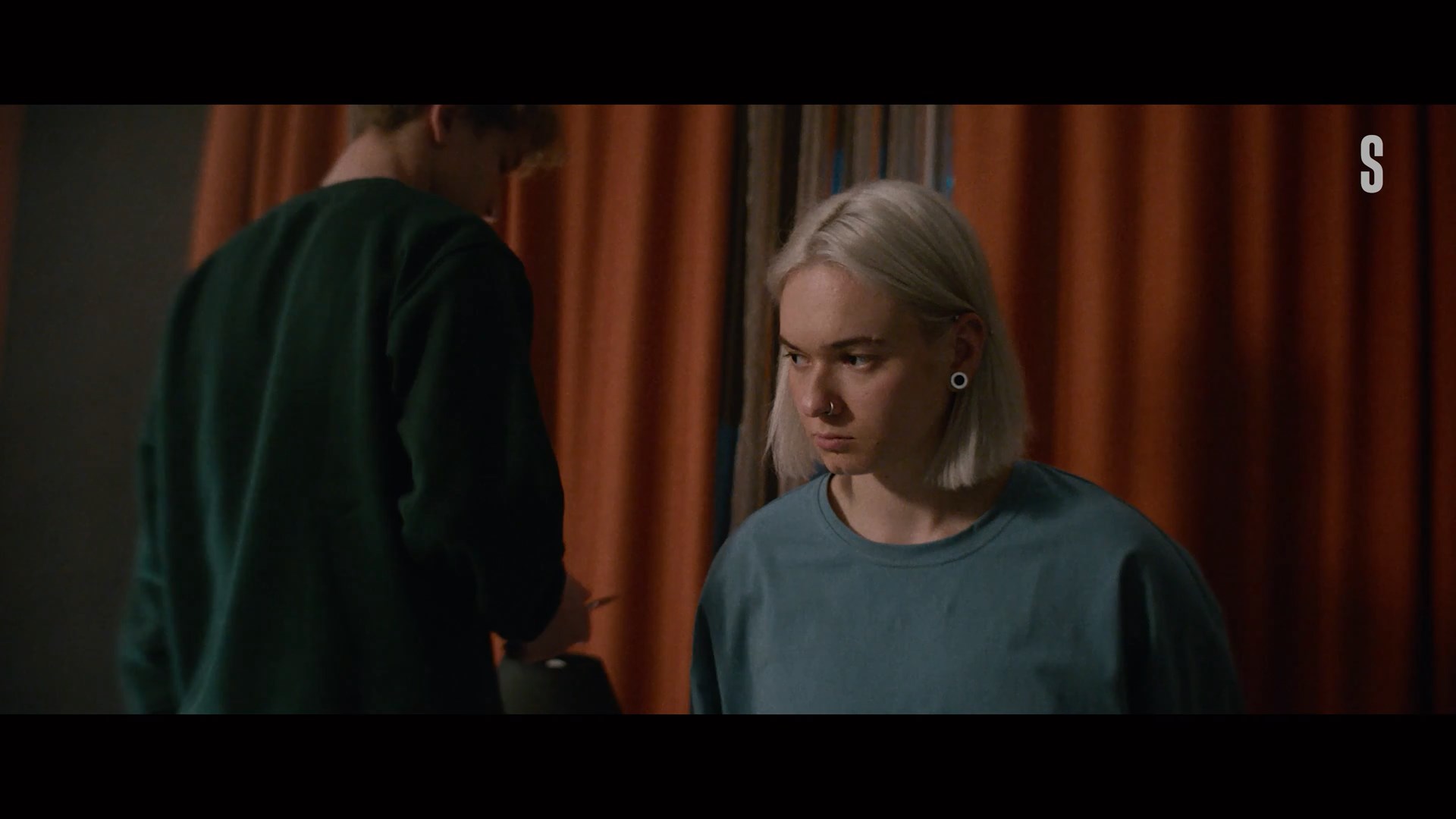 04.Трудная_2024.WEBRip 1080p.mkv_snapshot_06.28.080.jpg