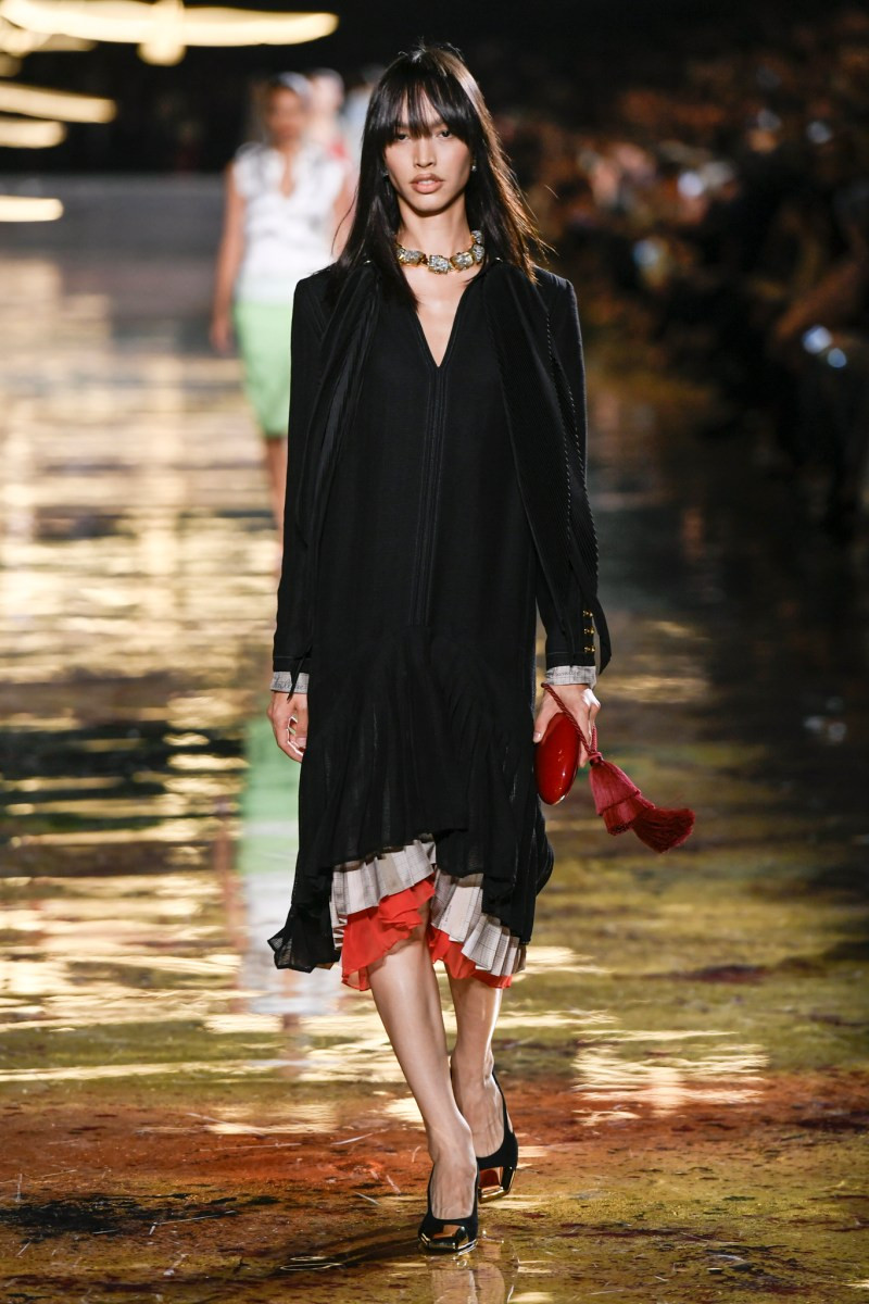 chanel-spring-2027-rtw-r-dm-0060.jpg