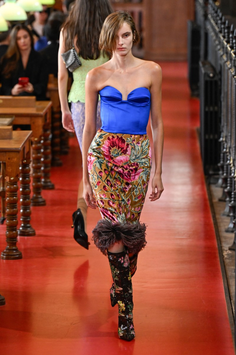 valentino-spring-27-rtw-pfw-r-gg-006.jpeg