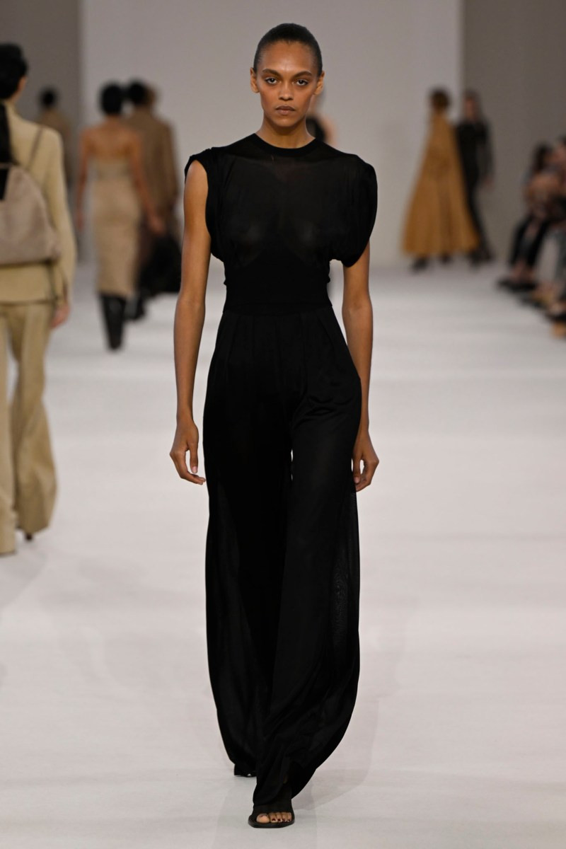 max-mara-spring-27-rtw-r-gg-044.jpg