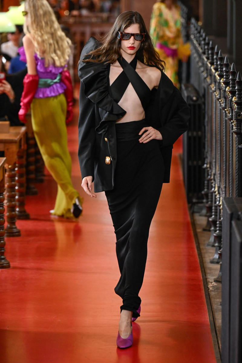 valentino-spring-27-rtw-pfw-r-gg-067.jpeg