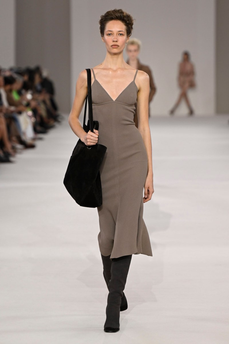 max-mara-spring-27-rtw-r-gg-004.jpg
