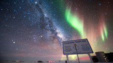 Южный полюс. Ночь в Антарктиде / South Pole. Night in Antarctica (2019) ( WEBRip ) [2160p]